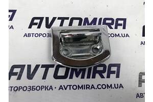 Фиксатор багажника VW Passat B6 Wagon 2005-2010 1K0864203