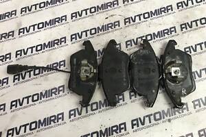 Гальмівні колодки передні VW Volkswagen Passat B7 2010- 1K0698151C