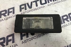 Фонарь подсветки заднего номера VW Volkswagen Passat B7 Variant 5N0943021