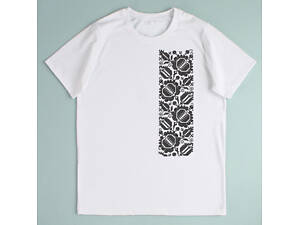 Вишита чоловіча футболка біла з чорним рослинним узором 50