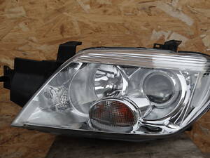 Подержанная фара для Mitsubishi Outlander 2003, 2008. Оригинальная фара. Сторона левая. Stanley 8301.