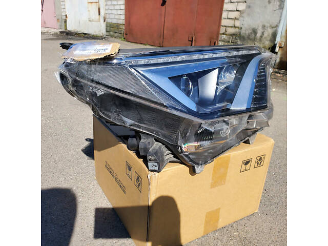 Фара правая Toyota Rav 4 2015-2018 гг., 9114542680 - Фото 3