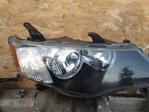 Купить фары для Mitsubishi Outlander XL 8301A161 2007, 2009 Фара продаётся как на фото.Сторона права.Галогеновые.