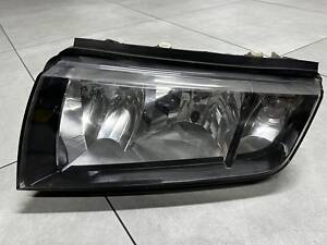 Фарa для Skoda Fabia чорна Depo 1999-2005