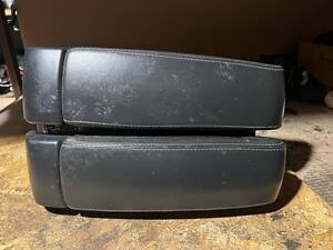 Подержанный подлокотник для Audi A8 2003-2009.