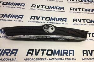 Накладка кришки багажника колір Z20R Opel Meriva B 2010-2017 13268755