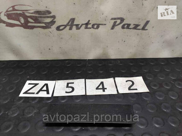 ZA0542 5312560310 Заглушка решетки радиатора R Toyota Lexus LX 3 07- 0