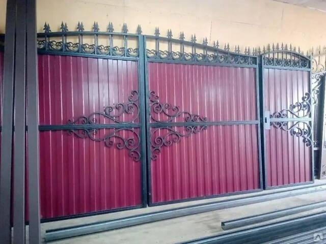 Заборы кованые, сварные, из профлиста. Навес. Ворота. - Фото 1