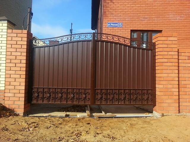 Заборы кованые, сварные, из профлиста. Навес. Ворота. - Фото 14