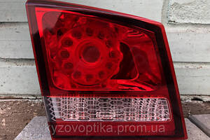 Задній Ліхтар лівий внутрішній для Dodge Journey 2008-2019 (TYC) LED SXT / CROSSROAD (светло-красный)