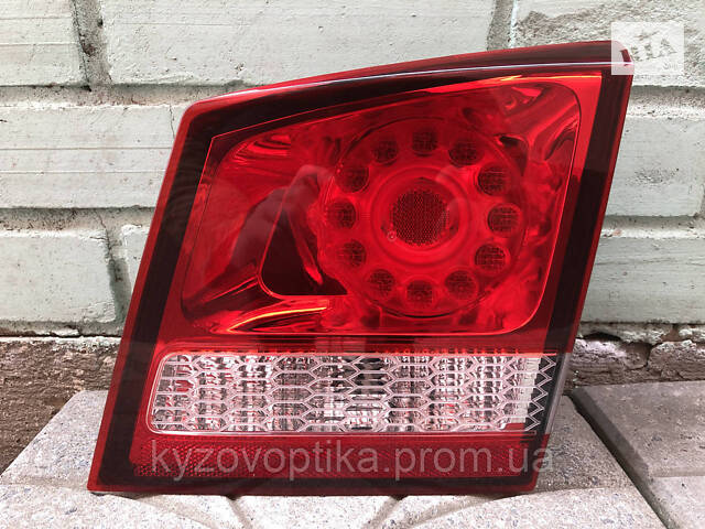 Задний Фонарь правый внутренний для Dodge Journey 2008-2019 (TYC) LED SXT/CROSSROAD (светло-красный)