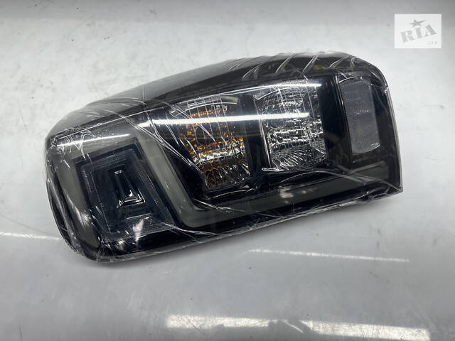 Задній правий стоп ліхтар чорний Mitsubishi L200 LED (2019 ->) 8330B215