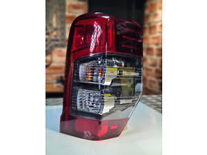 Задний правый LED стоп фонарь Mitsubishi L200 (2019 -> 8330B214