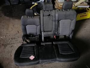 Задний ряд сидений (2 ряд) Ford Edge 16- черн тряпка (02) FT4Z-5863804-AF