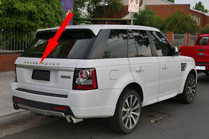 Задняя накладка над номером (серая) для Range Rover Sport 2005-2013гг.