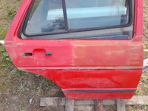 Задняя права дверь Vw Golf 2