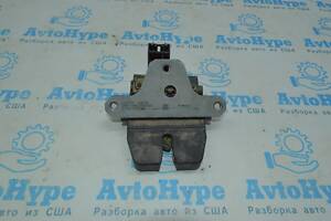 Замок дверей багажника Ford Focus mk3 11-18 5d BM5Z-5843150-B