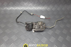 Замок двери передней правой CB0758310B на Mazda Premacy 1999-2005 год