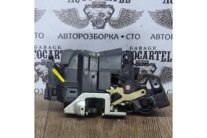 Замок двері передній правий mercedes-benz e-class w210 w202 202720443