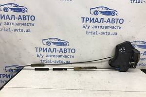 Замок двери задний левый Toyota Avensis T25 2.2 DIESEL 2ADFTV 2003 (б/у)