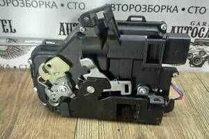 Замок дверки передній лівий Audi A6 C5, 9 PIN, 4O1837015