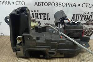 Замок дверки передній правий Opel Astra H, Zafira B, 4PIN 13210749