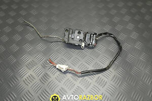 Замок електро 5 pin передніх лівих дверей BJ3D59310E на Mazda 323 BJ, 323F 1998-2004 рік