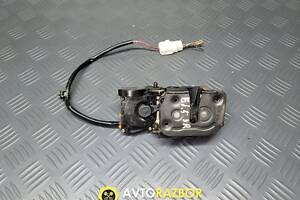 Замок електро задніх правих дверей B25E72310D на Mazda 323 BJ, 323F 1998-2004 рік