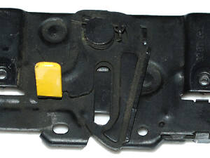 Замок капота -13 1559556 Ford Fiesta 09-17