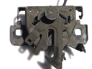 Замок капота 656011705R RENAULT Trafic 14-, Captur 13-20, Zoe 12-, Clio IV 12-19; FIAT Talento 16-21; NISSAN NV300 16-;