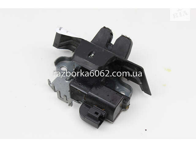 Замок крышки багажника Lexus GS (L10) 2012-2018 6460030200