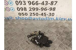 Замок крышки багажника седан 57530AG010 Subaru Legacy 03-06