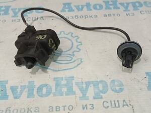 Замок лючка бензобака VW Tiguan 09-17 5N0-810-773-F