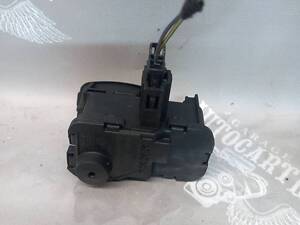 Замок лючка бензобака VW Touareg 11-17 skoda octavia a7 13-19, fabia iii 14-21 7p0810773d