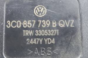 Замок ремней безопасности задний двойной Volkswagen Passat B6, 3C0857739B