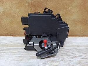 Замок задней левой двери 4B0839015B Новый Ауди A6 C5 Audi A6 C5 1997-2005