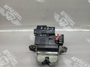 Замок задньої ляди у Mercedes C-Class W203 2000-2007 A2037500693