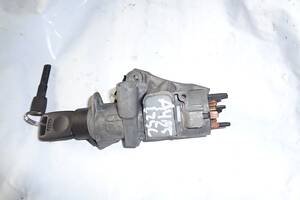 Замок зажигания c ключом Audi A3 (8L1) 1996-2003 4B0905851B