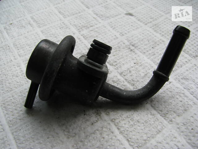 Б/у клапан топливной рейки Mazda 323/323F BA 1.5i 16кл Z5-DE 1994-1998, Z501, Z50113280 -арт№11181-