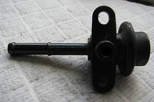 Б/у клапан топливной рейки Mazda 323/323F BG/BA/BJ 1.3-1.8i 1989-2003, DENSO 195300-1690 -арт№11207-