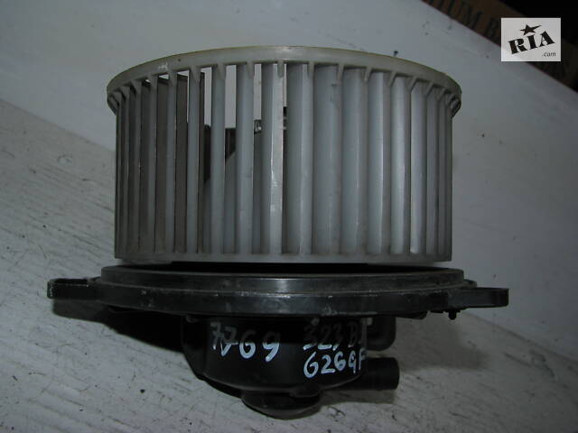 Б/у моторчик печки Mazda 323 BJ/626 GF 1997-2002, HB111BE5M-03, DENSO 894000-0060 -арт№7769-