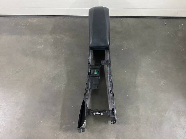 Центральная консоль/подлокотник/подлокотоник Hyundai Sonata YF 10