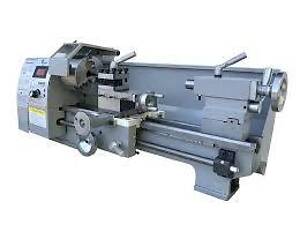 Запрошуємо на роботу токаря