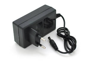 Зарядний пристрій для акумуляторів Li-ion 12 V (12,6 V), 3S, 2 A, штекер, 5х2,5 мм, BOX,Q200