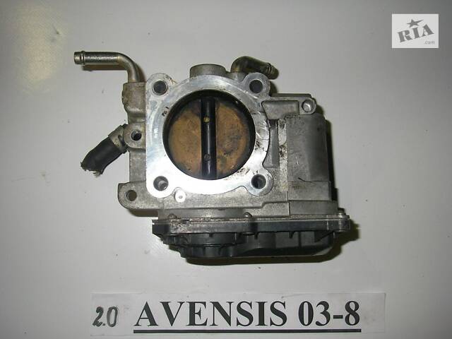 Заслонка дроссельная электр 2.0 Toyota Avensis T25 2003-2009 2203028050