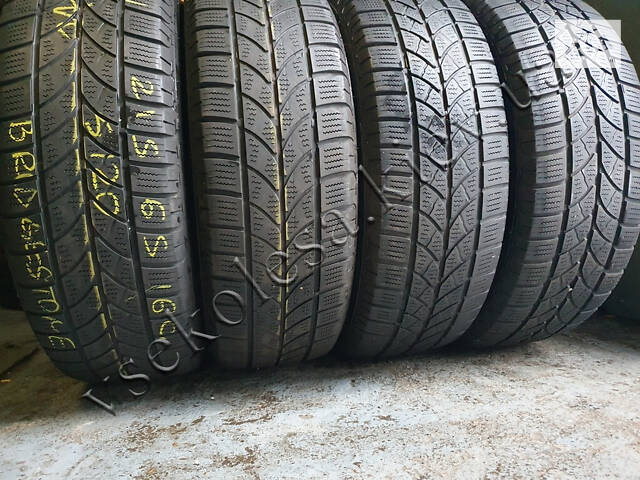 Б/в зимові шини 215/65 R16c Kumho.