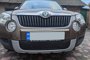 Зимняя накладка на решетку (нижняя, 2009-2013) Глянцевая для Skoda Yeti