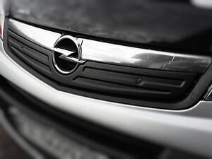 Зимова накладка на решітку радіатора Opel Vivaro 2007-2015 (верх) глянцева Digital Designs