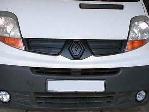 Зимняя накладка на решетку радиатора Renault Trafic 2001-2006 (верх) матовая Digital Designs