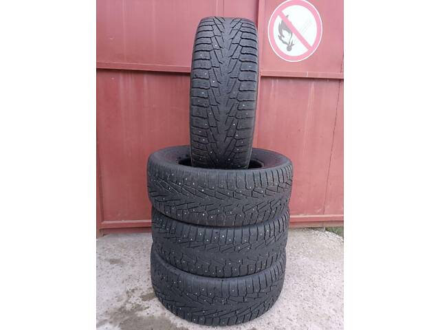 Зимние шины 275/60 R18 117T XL Nokian